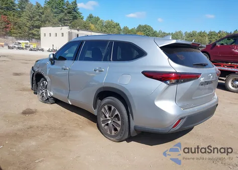 2020 Toyota Highlander Xle z USA, uszkodzony, nr VIN 5TDGZRBH1LS037636